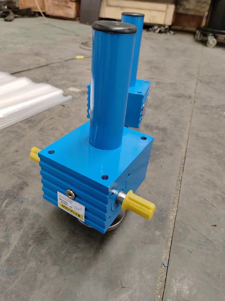 螺旋升降機的結(jié)構(gòu)特點